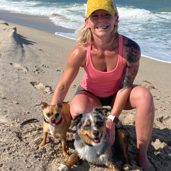 Meet your Posher, Courtney - Picture 1 of 3